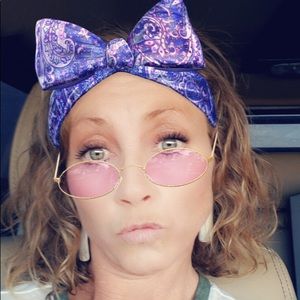 Meet your Posher, Crystal